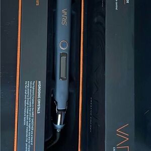 Aris Black Hair Styling Tool